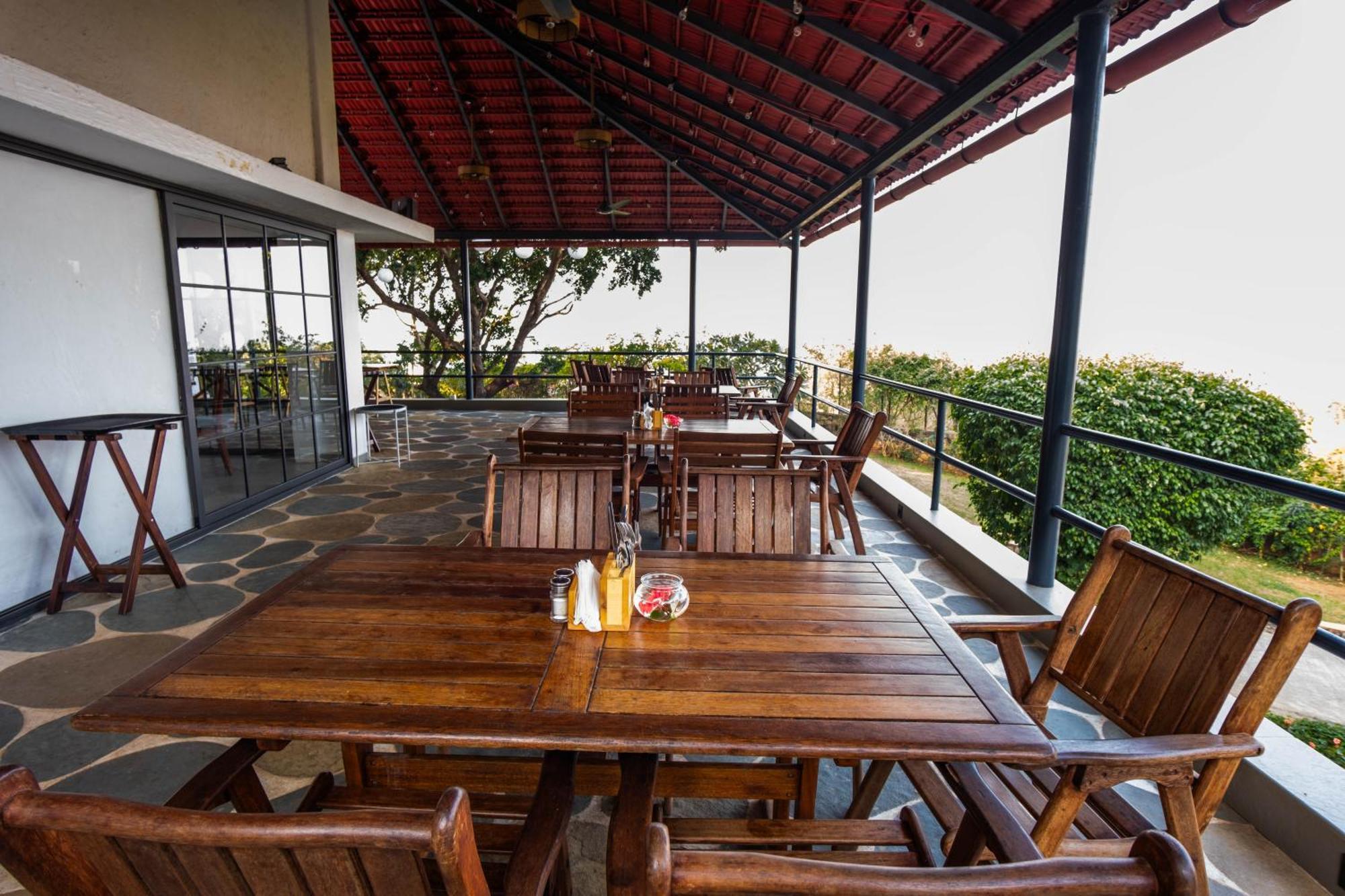 The Lighthouse - Formerly Known As Utan Sea Resort Thane Exterior photo